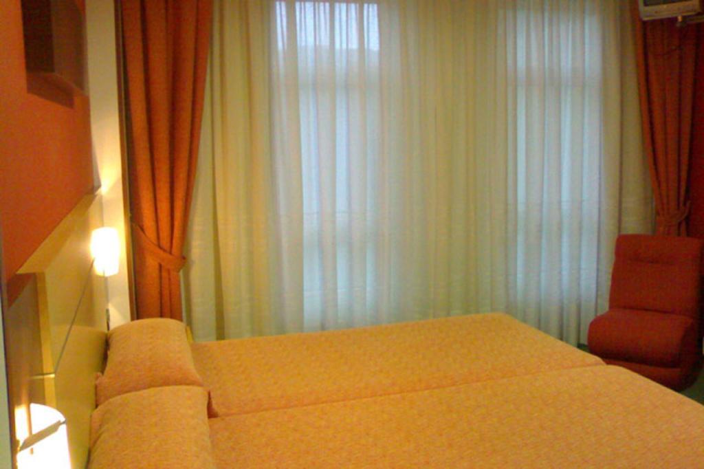 Loop Inn Hotel Santiago de Compostella Kamer foto